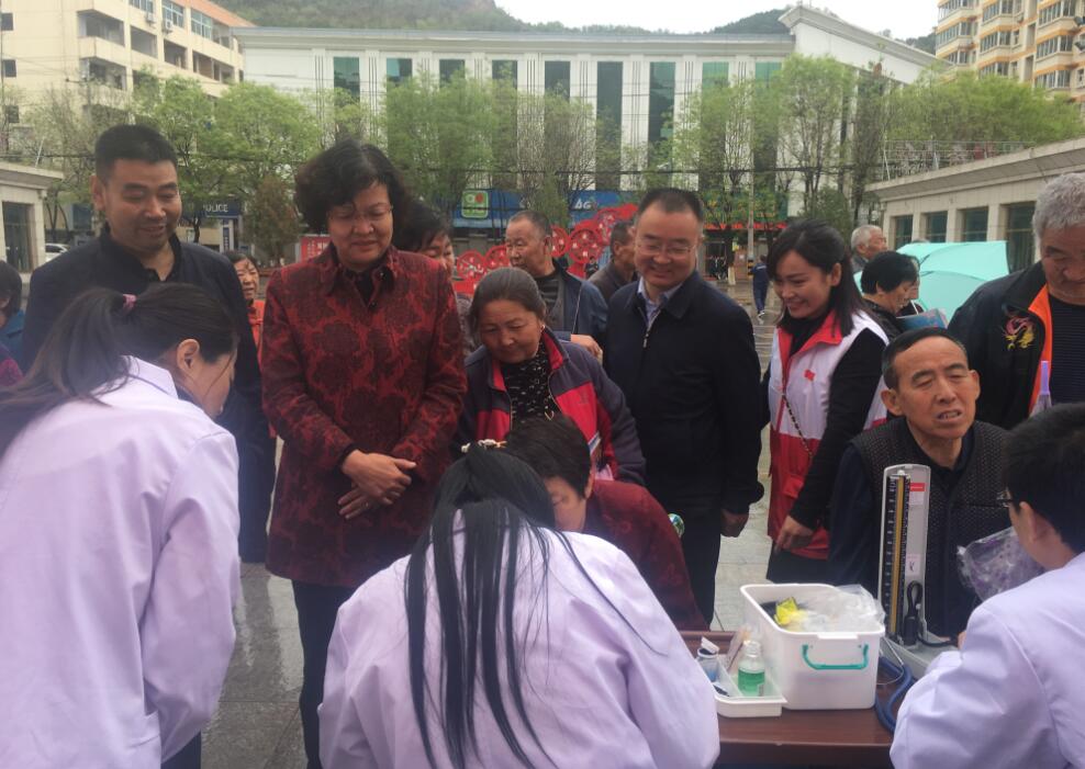 志丹县开展“5.8世界红十字日”系列宣传服务活动