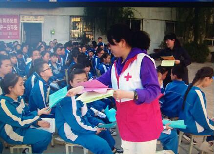 黄陵县红十字会：携手普及急救知识，爱心相伴情洒校园